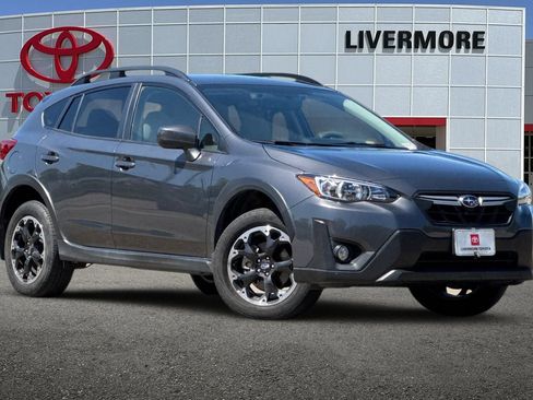 Used 2023 Subaru Crosstrek 2.0i Premium AWD/4WD image 2