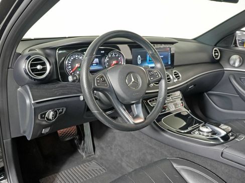 Used 2017 Mercedes-Benz E 300 4MATIC image 14