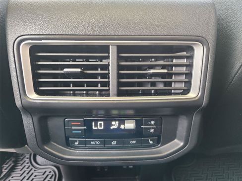 Used 2025 Volkswagen Atlas SEL Premium R-Line AWD/4WD image 22
