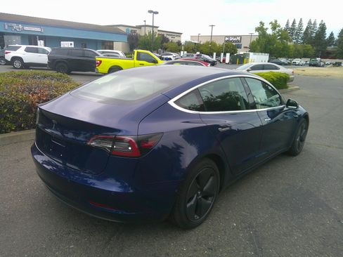 Used 2018 Tesla Model 3 Long Range RWD image 4