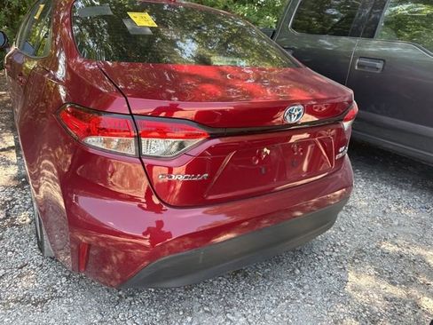 Used 2023 Toyota Corolla LE FWD image 28