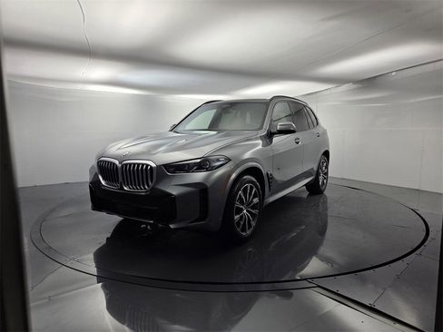 Used 2026 BMW X5 xDrive40i w/ M Sport Package image 4