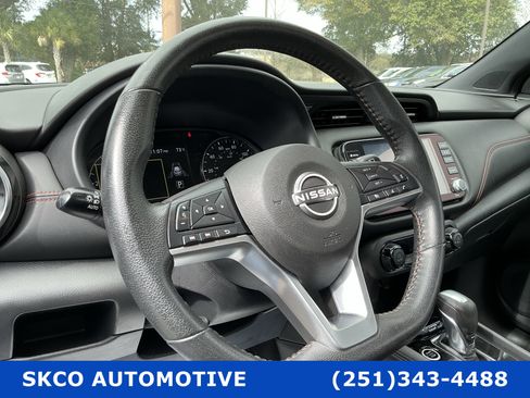 Used 2022 Nissan Kicks SR image 19
