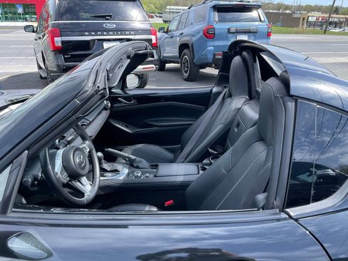 Certified 2025 MAZDA MX-5 Miata RF Grand Touring RWD image 6