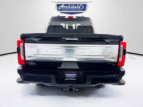 Used 2024 Ford F350 Platinum w/ FX4 Off-Road Package image 5