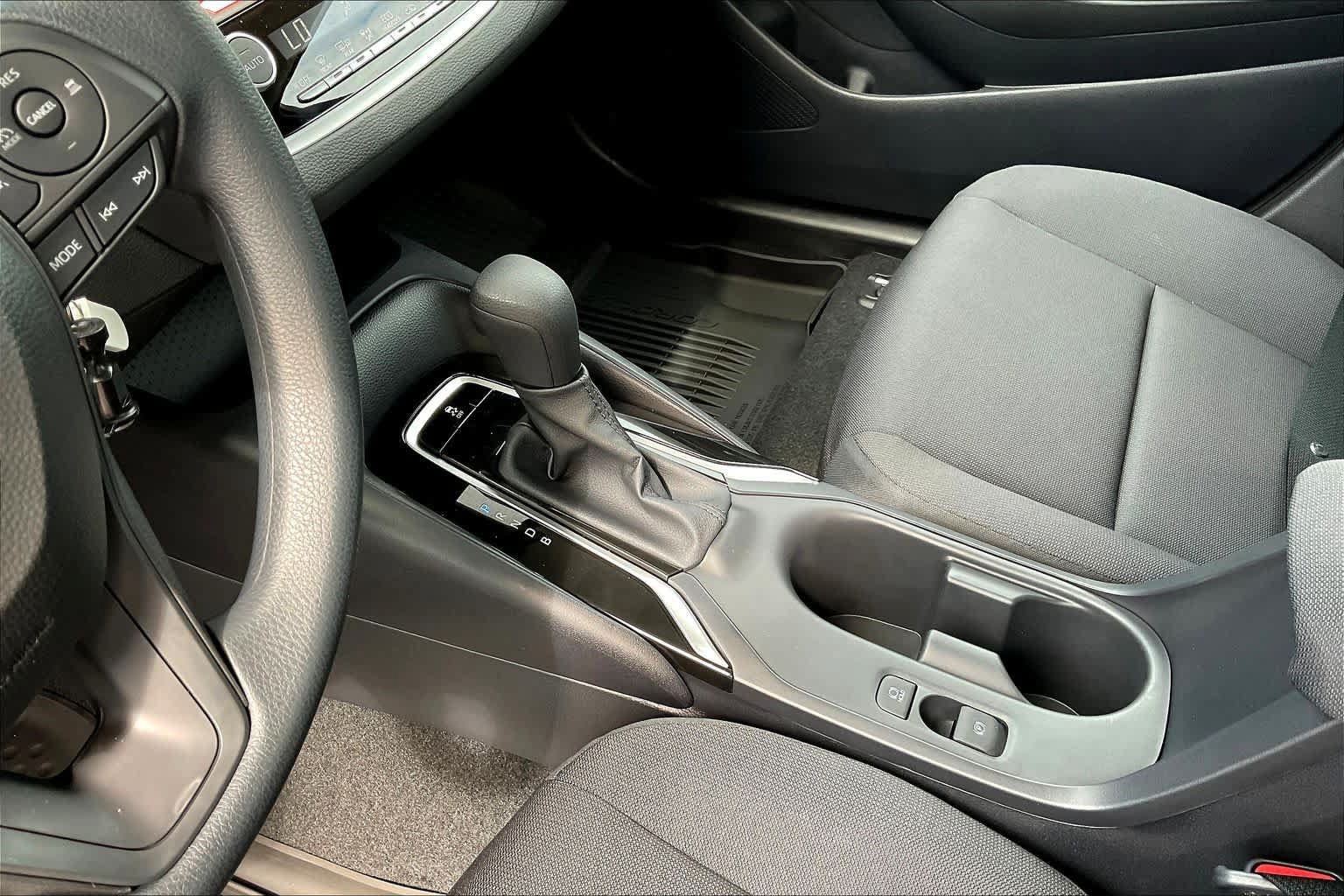 Used 2026 Toyota Corolla LE FWD image 7