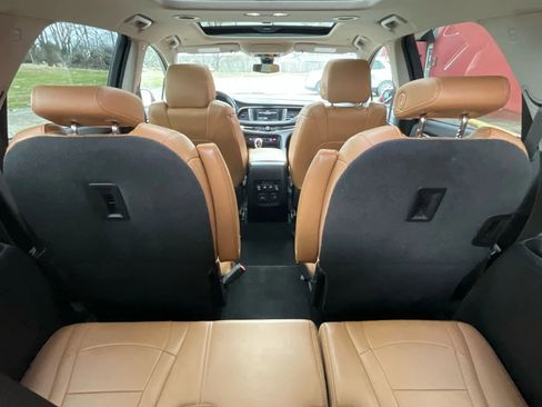 Used 2018 Buick Enclave Essence image 20