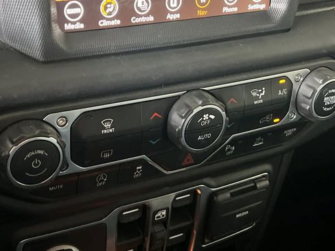 Used 2021 Jeep Wrangler Unlimited Sport AWD/4WD image 21