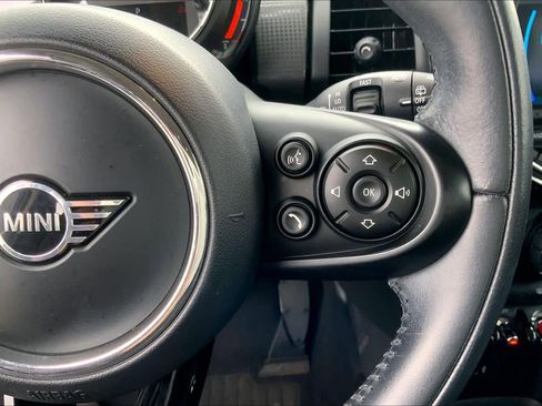 Used 2021 MINI Cooper 4-Door Hardtop image 22