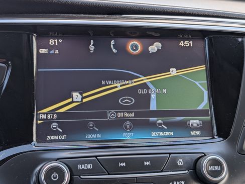 Used 2020 Buick Envision Essence FWD image 18