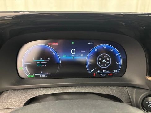 Used 2024 Toyota Crown AWD/4WD image 8