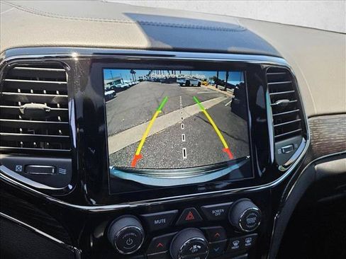 Used 2019 Jeep Grand Cherokee High Altitude AWD/4WD image 13
