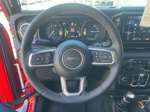 Used 2024 Jeep Wrangler Unlimited Sahara image 16