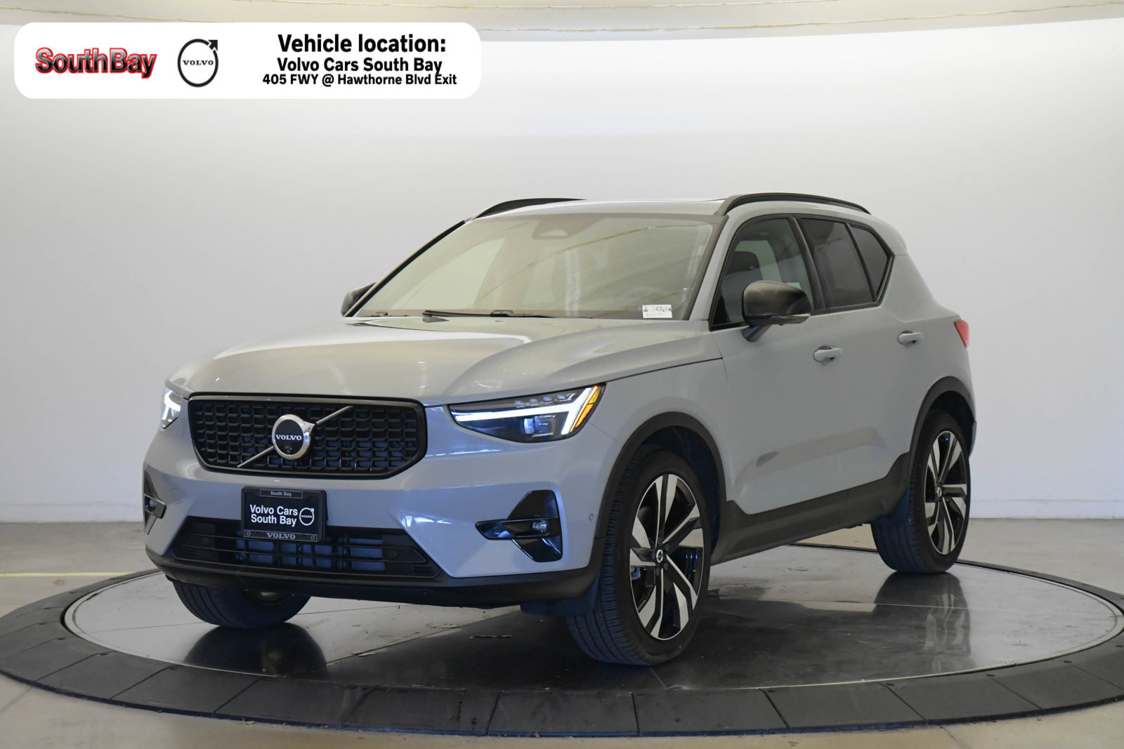 Used 2026 Volvo XC40 B5 Ultra w/ Climate Package AWD/4WD image 1