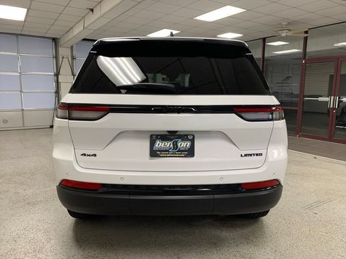 Used 2025 Jeep Grand Cherokee Limited w/ Black Appearance Package AWD/4WD image 5