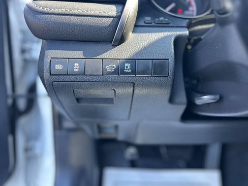 Used 2021 Toyota Camry SE FWD image 11