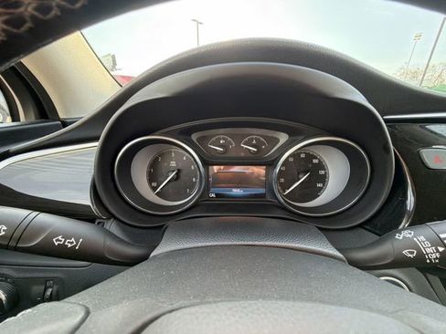 Used 2019 Buick Envision Essence AWD/4WD image 16
