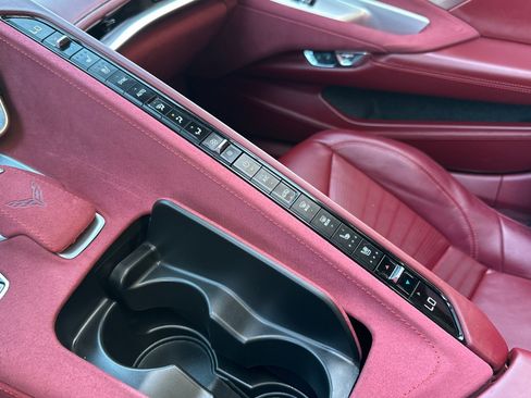 Used 2022 Chevrolet Corvette Stingray Premium Conv w/ Z51 Performance Package RWD image 31