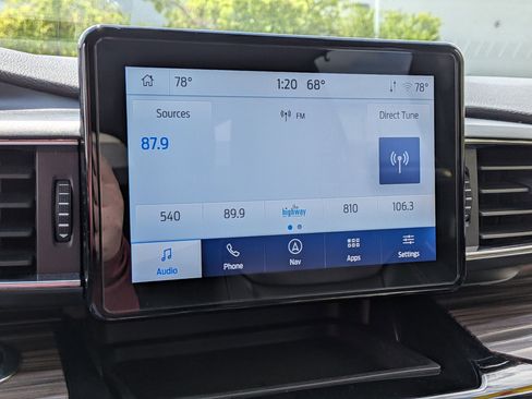 Used 2023 Ford Explorer Limited image 20