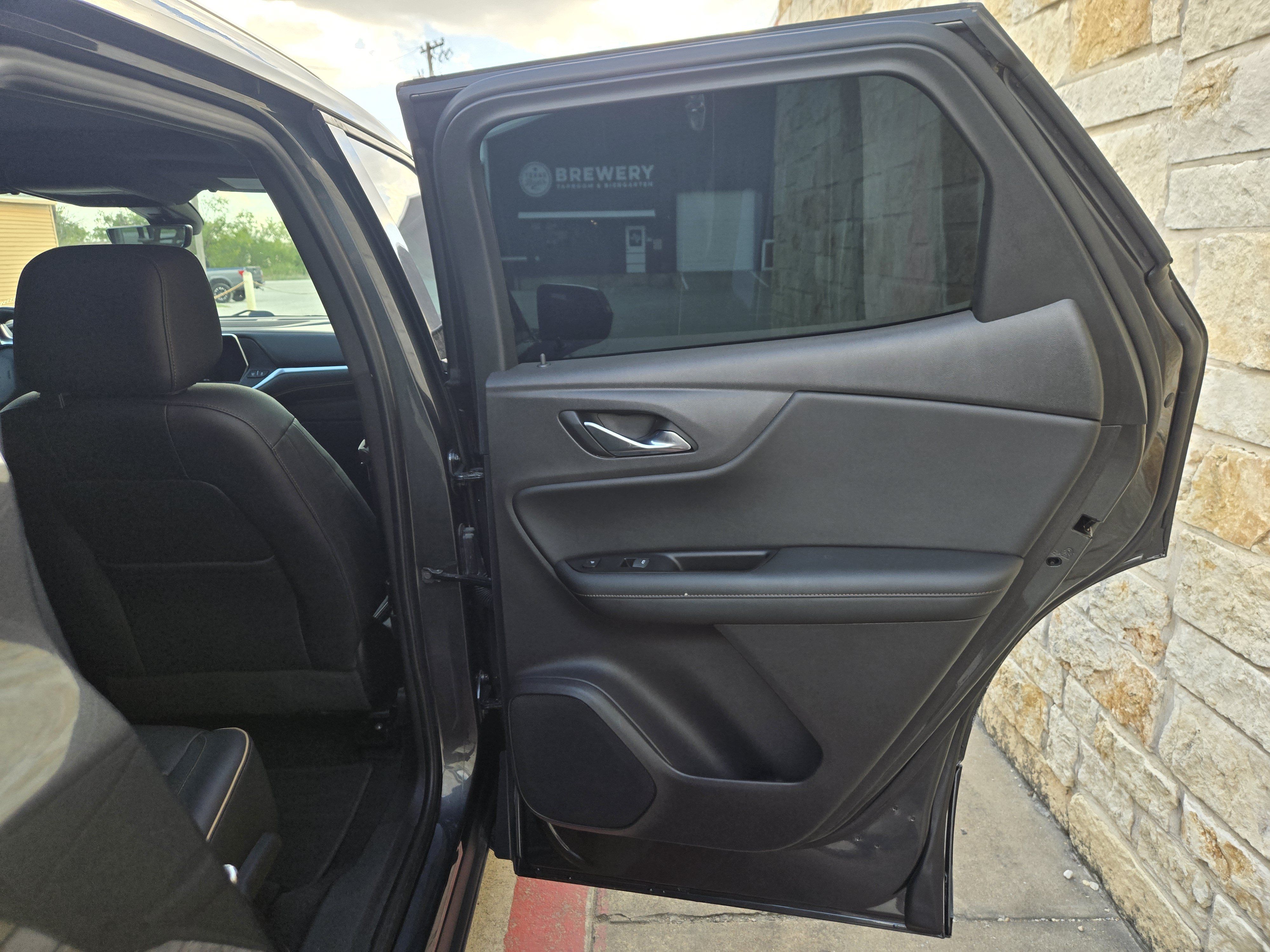 Used 2019 Chevrolet Blazer Premier w/ Sun and Wheels Package FWD image 10
