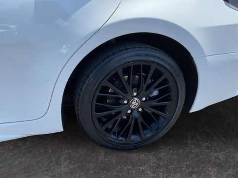 Used 2021 Toyota Camry SE FWD image 9