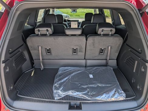 New 2026 GMC Acadia Elevation w/ Elevation Premium Package AWD/4WD image 13