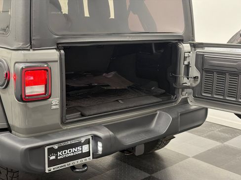 Used 2022 Jeep Wrangler Unlimited Sport AWD/4WD image 8