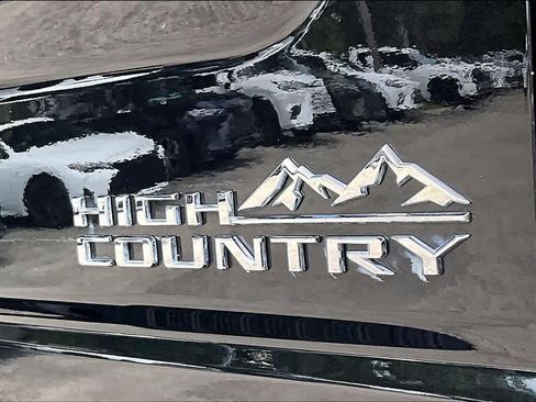 Used 2022 Chevrolet Silverado 2500 High Country AWD/4WD image 10