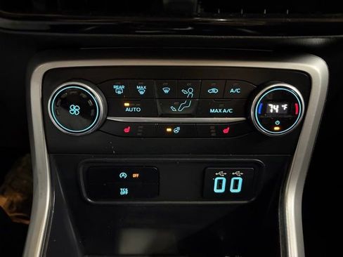 Used 2021 Ford EcoSport Titanium image 38