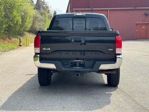 Used 2016 Toyota Tacoma SR5 w/ SR5 Appearance Package (SN) image 6