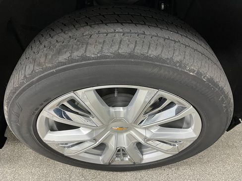 Used 2022 Chevrolet Silverado 1500 High Country w/ High Country Premium Package AWD/4WD image 18