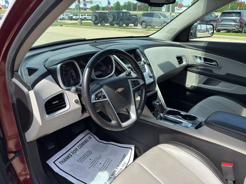 Used 2016 Chevrolet Equinox LTZ w/ Enhanced Convenience Package FWD image 9