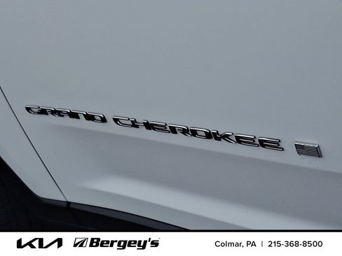 Used 2023 Jeep Grand Cherokee L Laredo AWD/4WD image 36