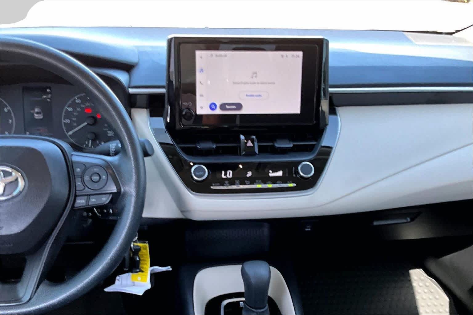 Used 2025 Toyota Corolla LE FWD image 7