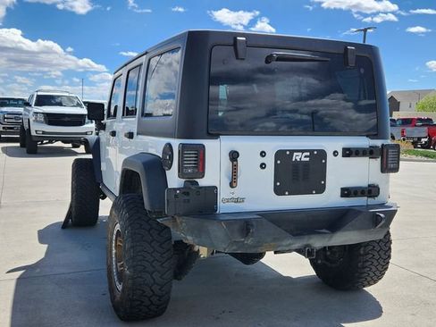 Used 2015 Jeep Wrangler Unlimited Rubicon w/ Connectivity Group AWD/4WD image 3