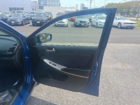 Used 2017 Hyundai Accent SE FWD image 25