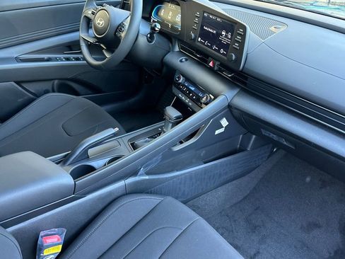 New 2025 Hyundai Elantra Sport FWD image 12