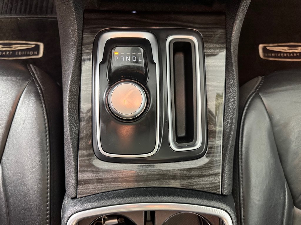 Used 2016 Chrysler 300 Limited RWD image 18