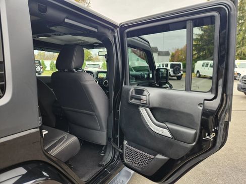 Used 2017 Jeep Wrangler Unlimited Sahara w/ Connectivity Group image 45