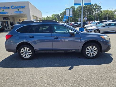 Used 2017 Subaru Outback 2.5i Premium AWD/4WD image 8