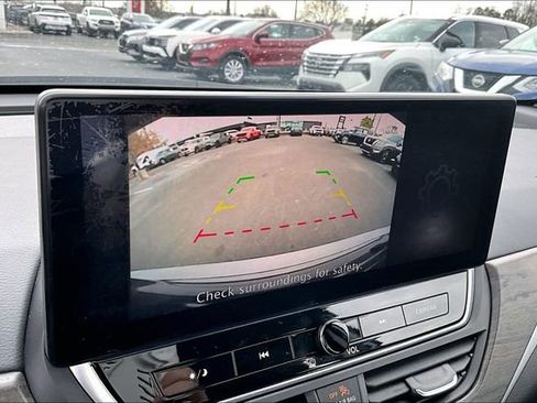 Used 2024 Nissan Altima 2.5 SV w/ SV Premium Package image 11