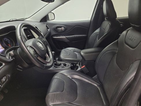 Used 2019 Jeep Cherokee Limited AWD/4WD image 17
