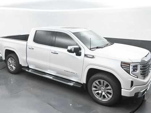 Used 2024 GMC Sierra 1500 Denali w/ Technology Package AWD/4WD image 29
