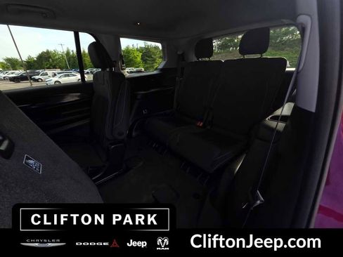 Used 2022 Jeep Grand Cherokee L Laredo w/ Luxury Tech Group I AWD/4WD image 14