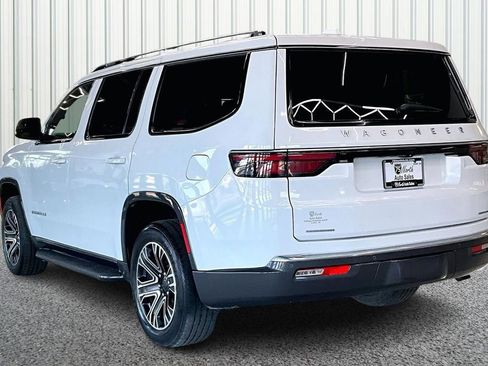 Used 2022 Jeep Wagoneer Series III w/ Flexible Seating Group AWD/4WD image 4