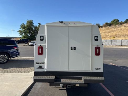 New 2024 Chevrolet Express 3500 w/ Power Convenience Package RWD image 9