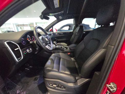Used 2023 Porsche Cayenne AWD/4WD image 23