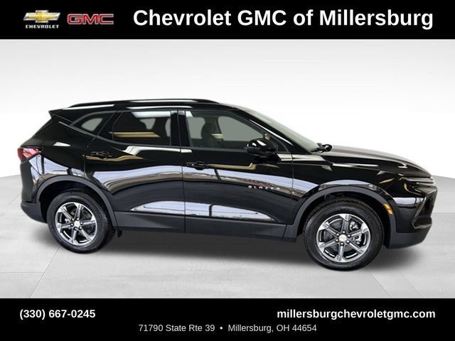 New 2025 Chevrolet Blazer LT w/ Convenience Package FWD image 3