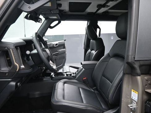 New 2026 Ford Bronco Badlands AWD/4WD image 9