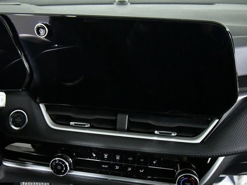 Used 2025 Chevrolet Equinox LT w/ Midnight Edition image 4